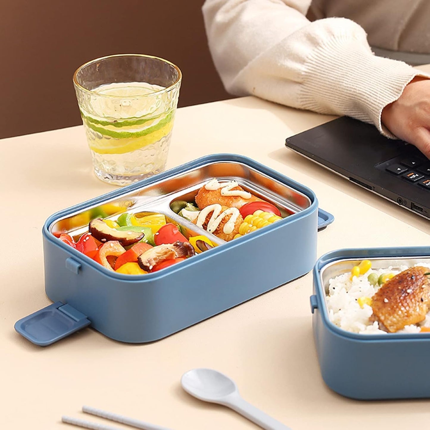 THE VENTI Snackpro Plastic Lunch Box Airtight & Leak Proof Containers with Plastic Fork for Office Use, School, Picnic (700Ml, Pink)