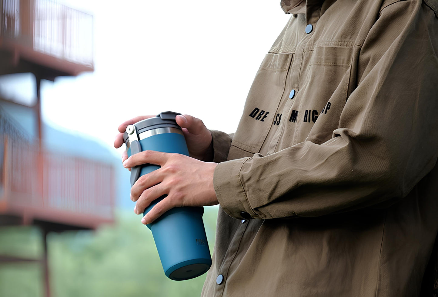 TYESO High-Capacity Travel Tumbler with Folding Handle