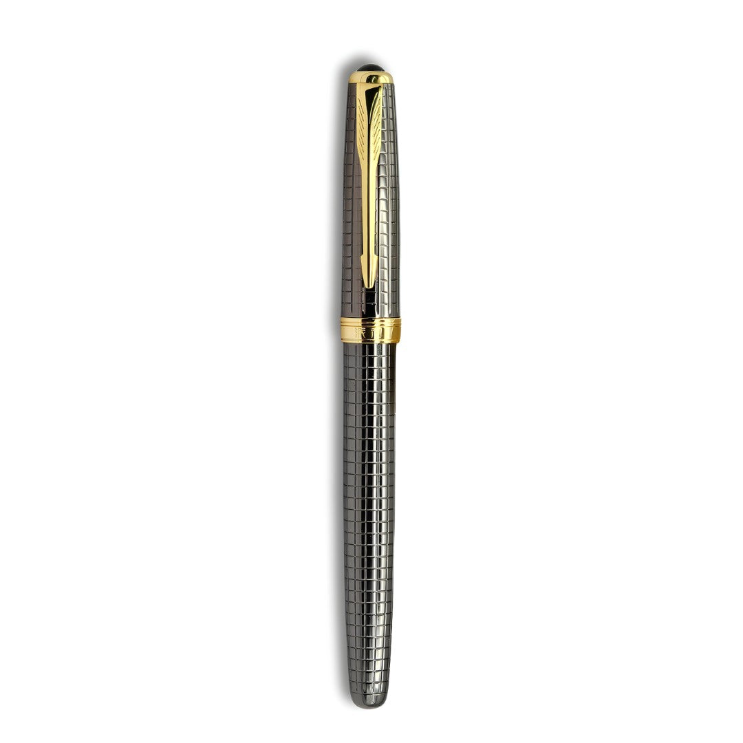 Premium Gunmetal Grid Fountain Pen – Tactile Engraved Barrel, Ergonomic Textured Grip, Two-Tone Precision Nib with Gold Accents
